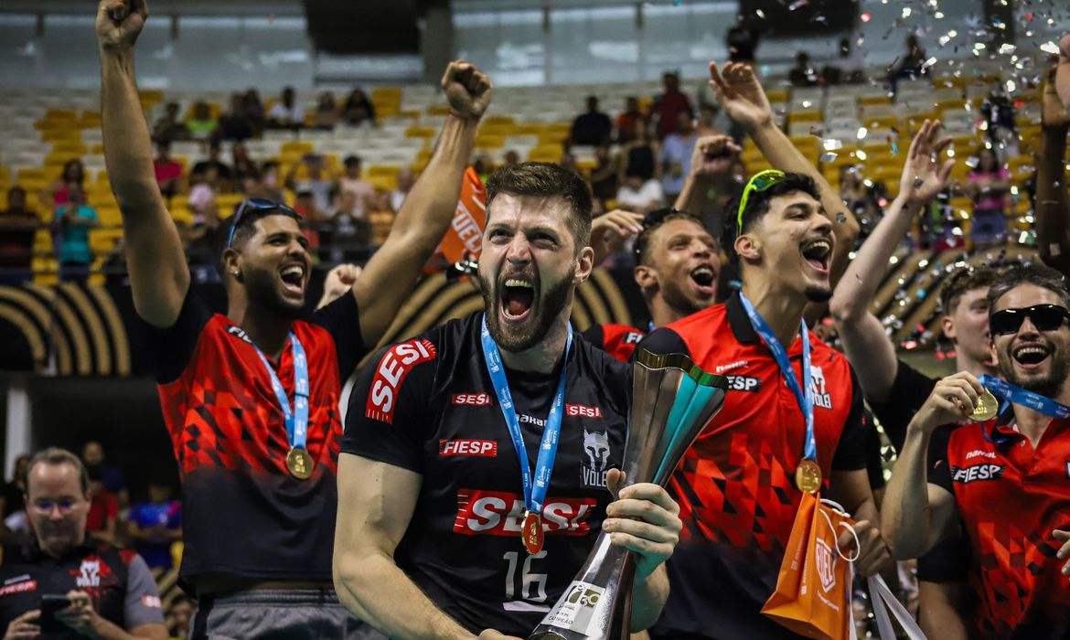 Sesi Bauru é campeão da Superliga de vôlei masculino Sesi Bauru é campeão da Superliga de vôlei masculino