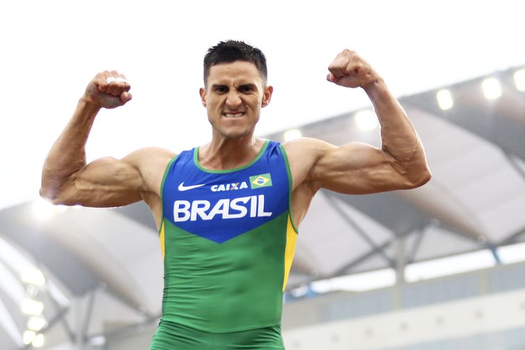 Augusto Dutra é dono da segunda melhor marca da história no salto com vara na América do Sul, 5m80.