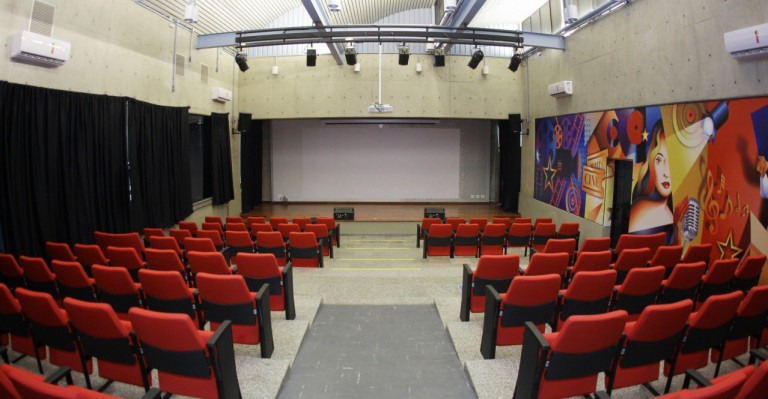 O Cineteatro Wilma Bentivegna homenageia a atriz, cantora e apresentadora que viveu seus últimos anos de vida em Suzano