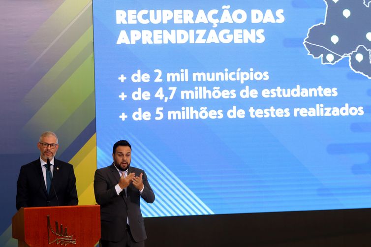 Ministro da Educação, Victor Godoy  na da Solenidade alusiva à Política Nacional para Recuperação das Aprendizagens na Educação Básica e ao MECPlace.