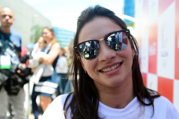 Rio de Janeiro - A ex-ginasta Laís Souza durante a divulgação do uniforme e de seu nome como participante do revezamento da tocha olímpica, no Comitê Rio 2016, na Cidade Nova  (Tomaz Silva/Agência Brasil)