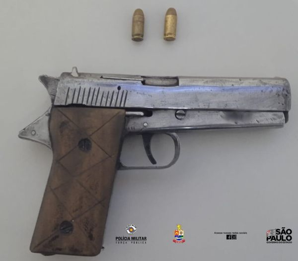 Foi encontrada uma arma calibre 380 com integrantes da quadrilha do PIX