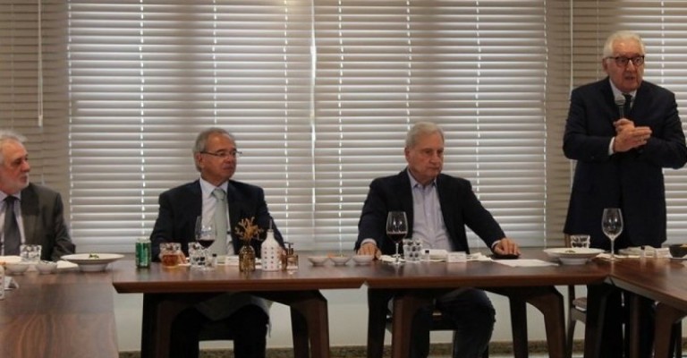 Representantes da Facesp, ACSP, Sebrae-SP e ACCredito assinaram o convênio