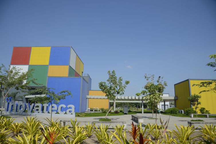 Fachada do Inovateca, no Parque Industrial da UFRJ