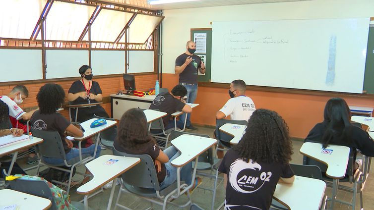 Caminhos da Reportagem - O Brasil que usa libras
