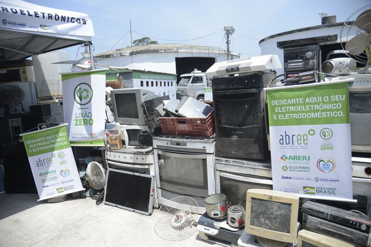 Central de Logística Reversa de Eletroeletrônicos, em Realengo, na zona oeste.